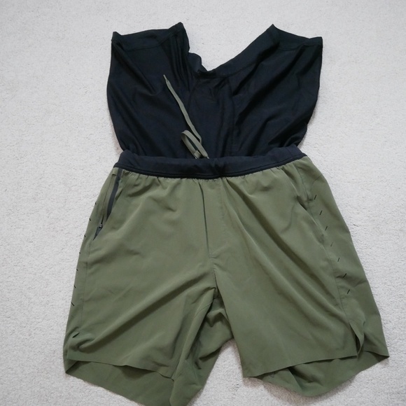 Ten Thousand 7" The Interval Short Large - Picture 4 of 6